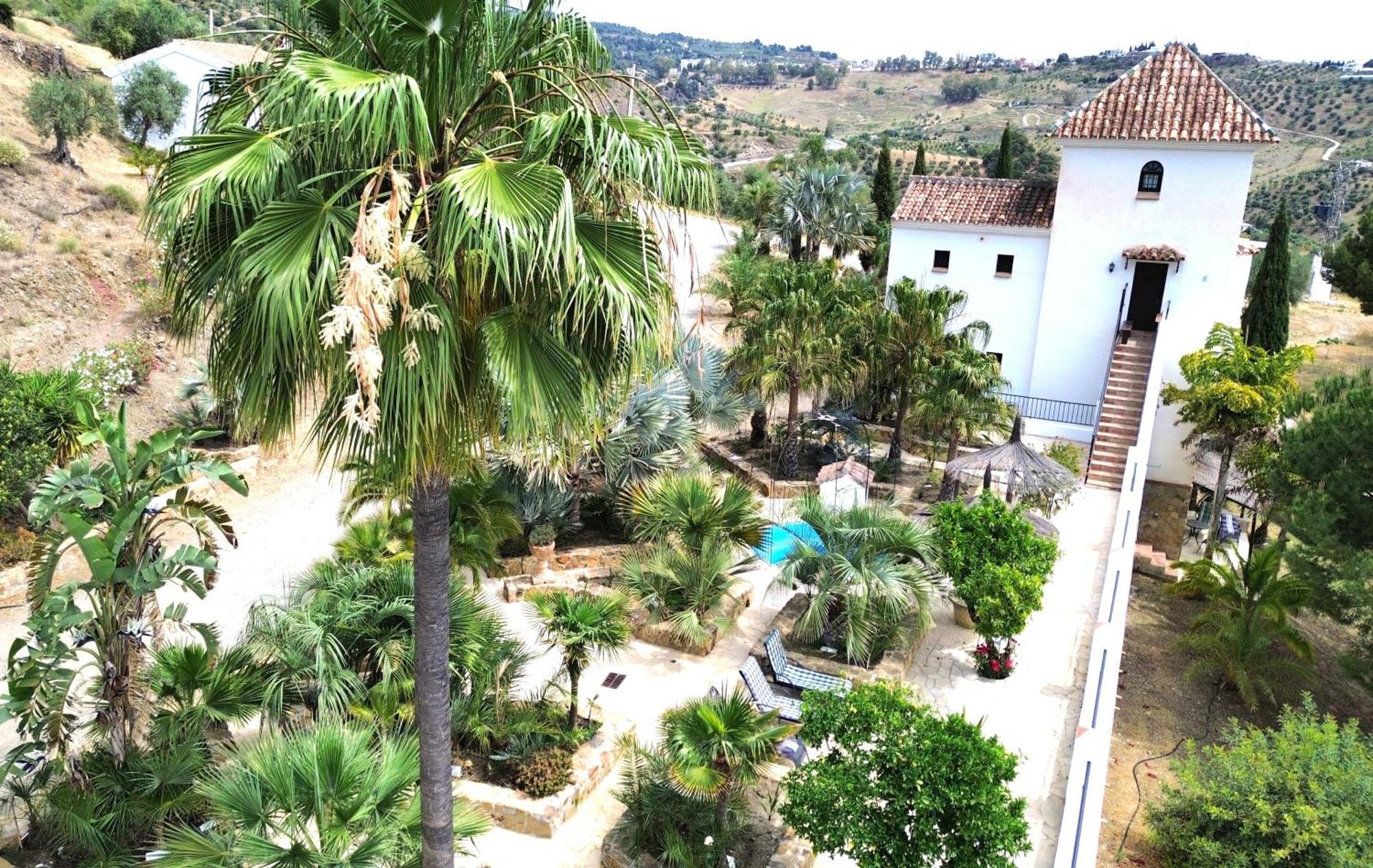 Castle Tower Ground Floor Apartment In Rural Holiday Park 'Cezanne' Tolox Dış mekan fotoğraf