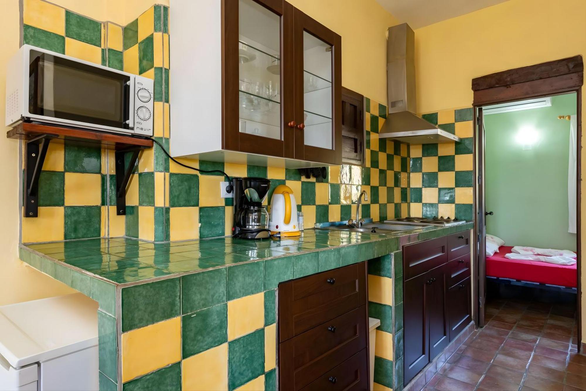 Castle Tower Ground Floor Apartment In Rural Holiday Park 'Cezanne' Tolox Dış mekan fotoğraf